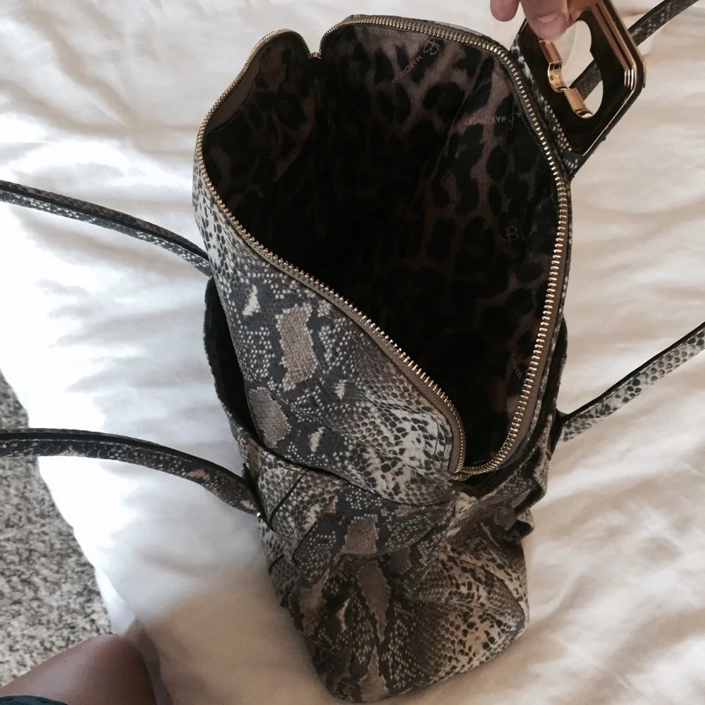 B Makowsky leather bag
